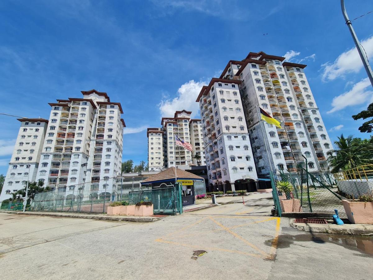 Sunshine Bay Resort Port Dickson Esterno foto