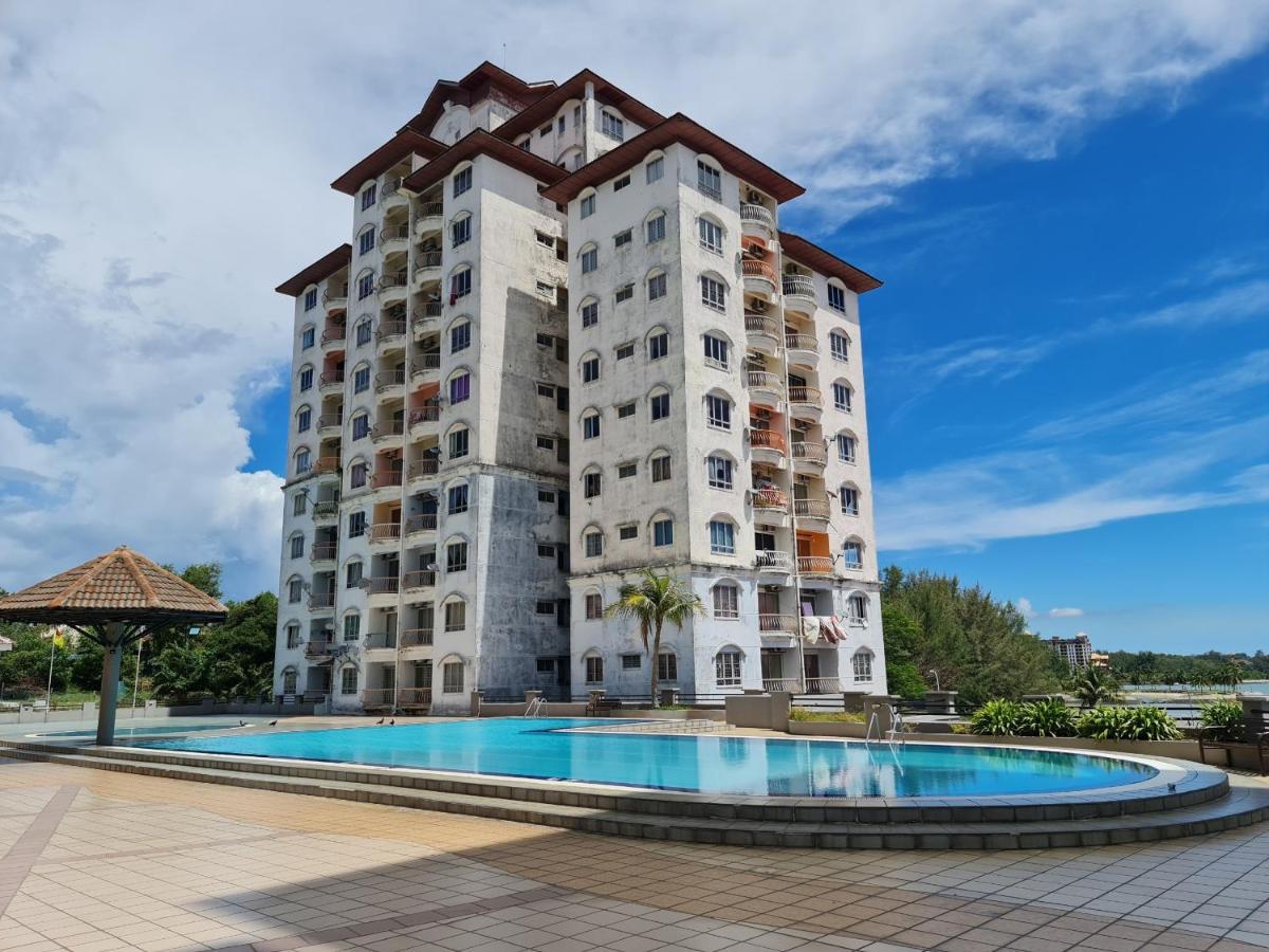 Sunshine Bay Resort Port Dickson Esterno foto
