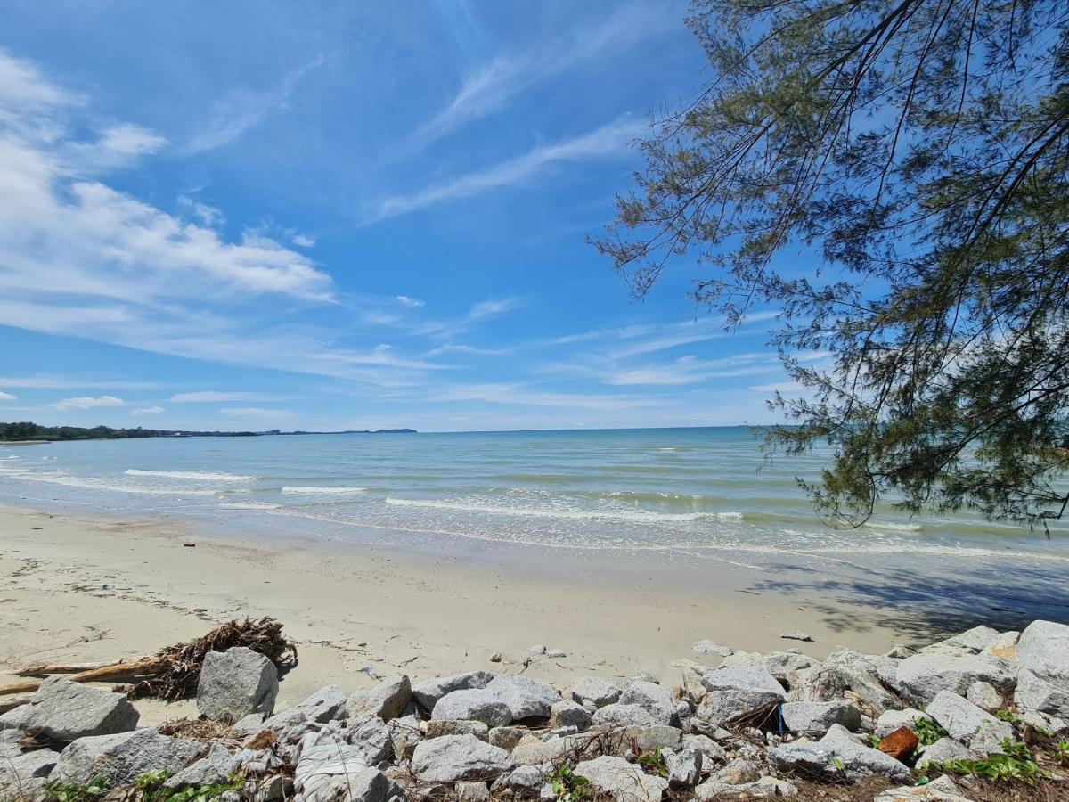 Sunshine Bay Resort Port Dickson Esterno foto