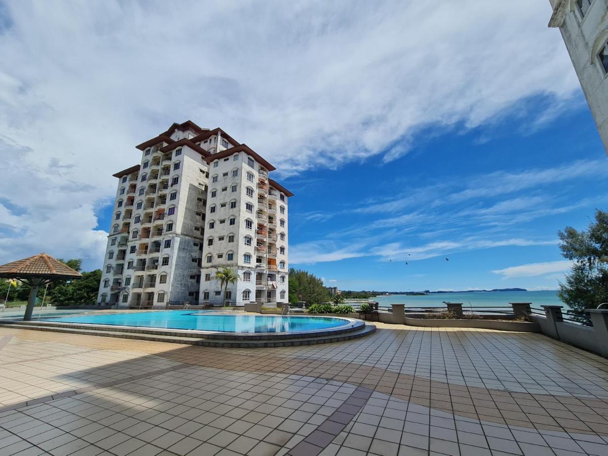 Sunshine Bay Resort Port Dickson Esterno foto