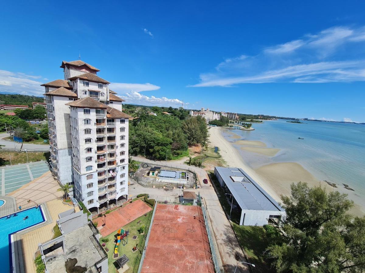 Sunshine Bay Resort Port Dickson Esterno foto