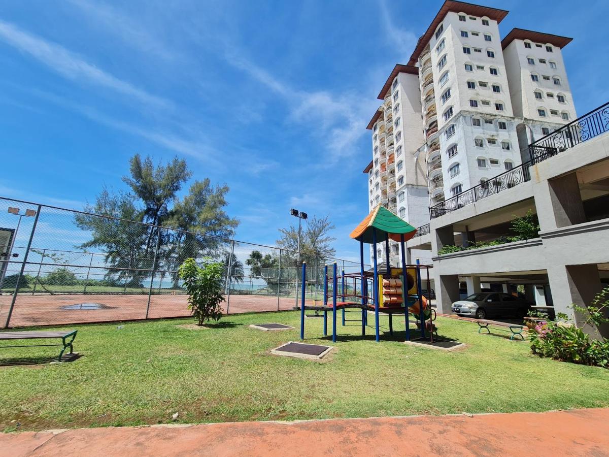 Sunshine Bay Resort Port Dickson Esterno foto