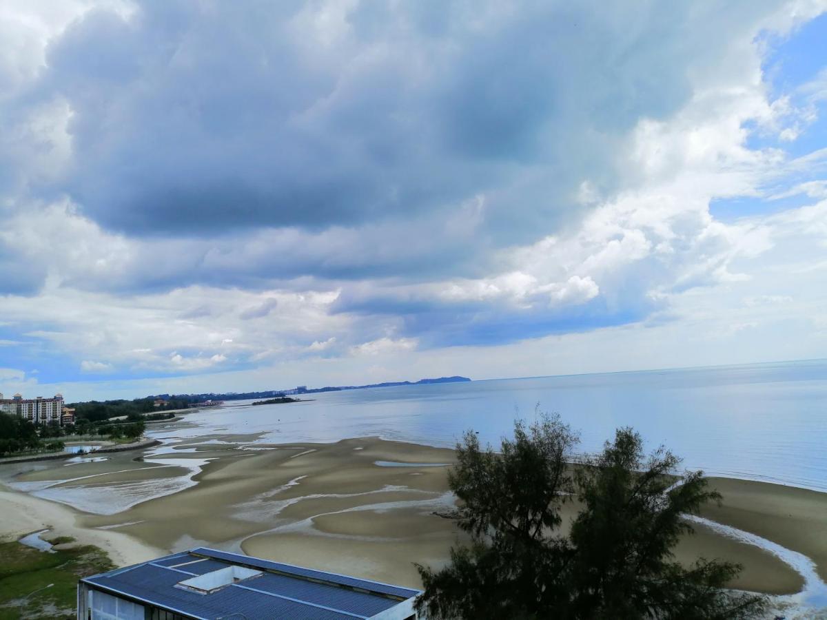 Sunshine Bay Resort Port Dickson Esterno foto